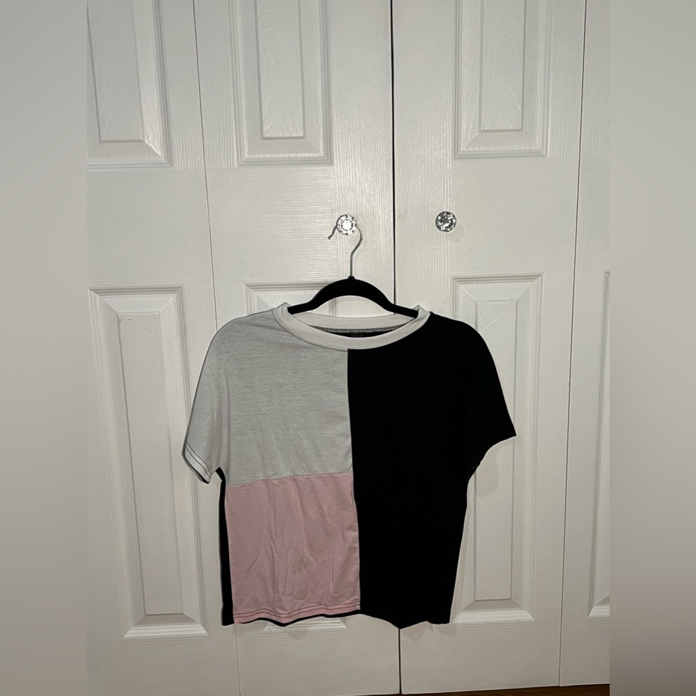 Tri colored cropped tshirt